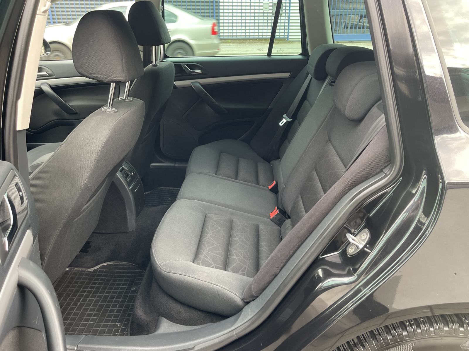ŠKODA OCTAVIA COMBI 2,0 TDI •• KAO NOVA, FULL OPREMA, NAVIGACIJA ••, fotografija 11