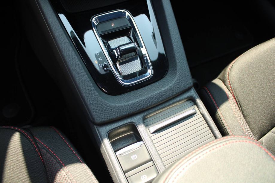Škoda Octavia Combi 2,0 TDI LEASING BEZ UČEŠĆA I BEZ JAMACA, fotografija 15