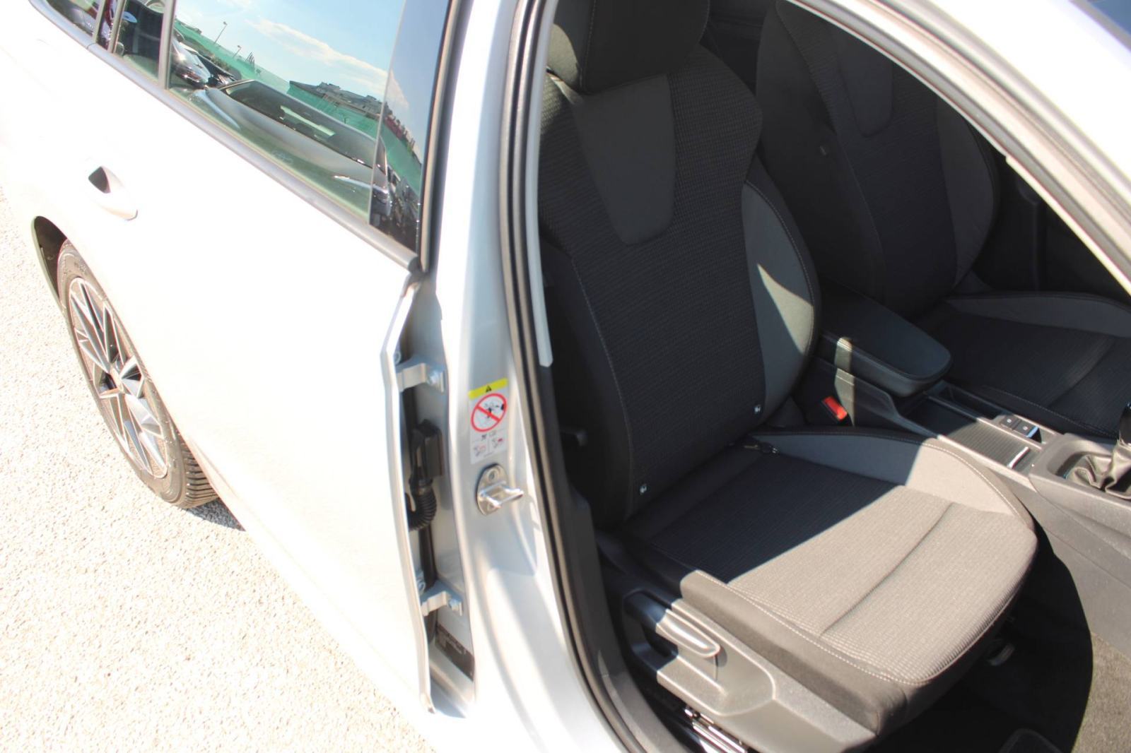 Škoda Octavia Combi 2,0 TDI LEASING BEZ UČEŠĆA I BEZ JAMACA, fotografija 7