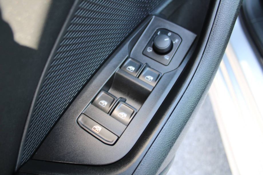 Škoda Octavia Combi 2,0 TDI LEASING BEZ UČEŠĆA I BEZ JAMACA, fotografija 10