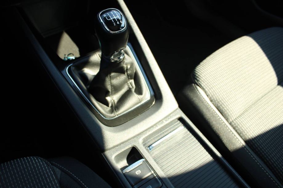 Škoda Octavia Combi 2,0 TDI LEASING BEZ UČEŠĆA I BEZ JAMACA, fotografija 13