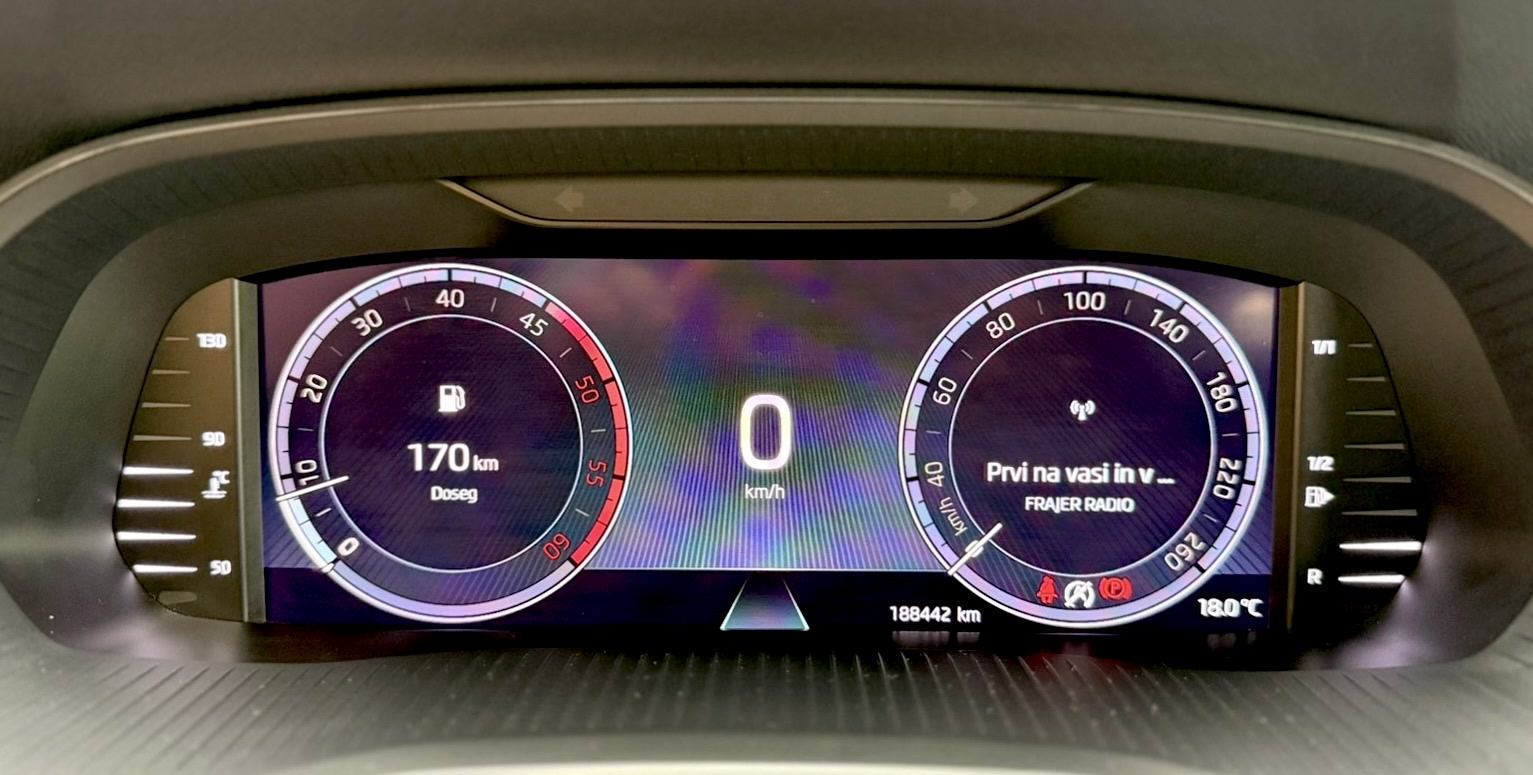 Škoda Octavia Combi 2,0 TDI LED-VIRTUAL-ACC-LANE ASSIST-TEMPOMAT, fotografija 14