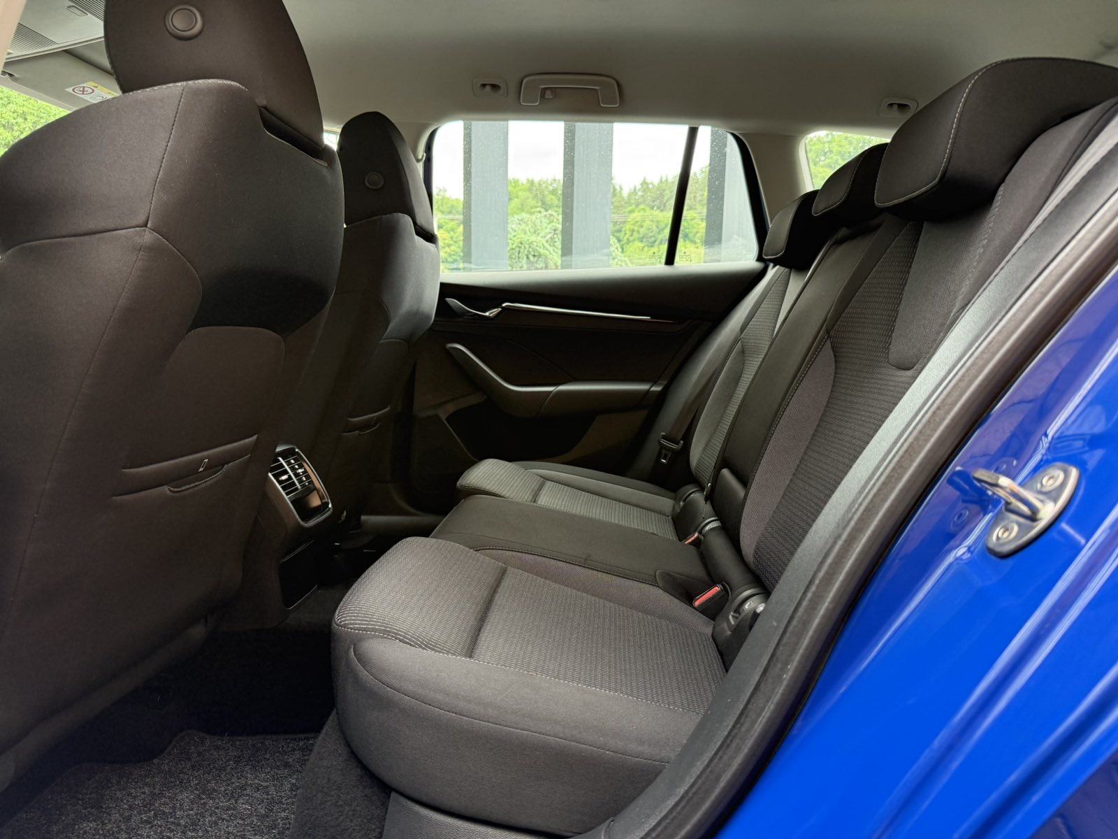 Škoda Octavia Combi 2,0 TDI LED-VIRTUAL-ACC-LANE ASSIST-TEMPOMAT, fotografija 11