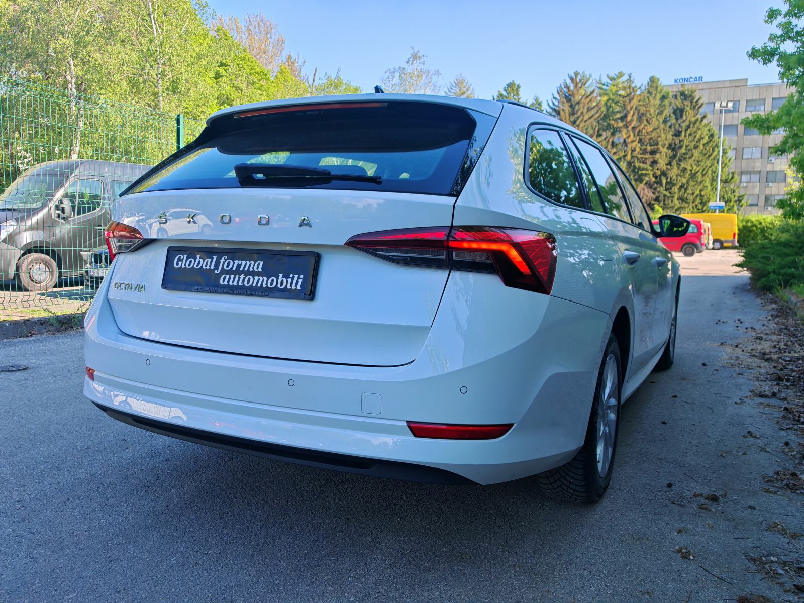 Škoda Octavia Combi 2,0 TDI - NIJE IZ UVOZA - u sustavu PDV-a- JAMSTVO, fotografija 5