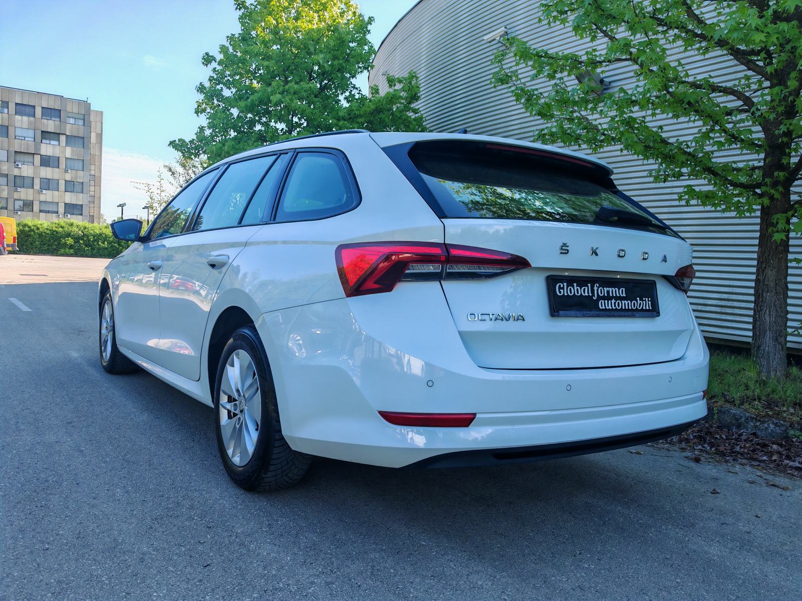 Škoda Octavia Combi 2,0 TDI - NIJE IZ UVOZA - u sustavu PDV-a- JAMSTVO, fotografija 7