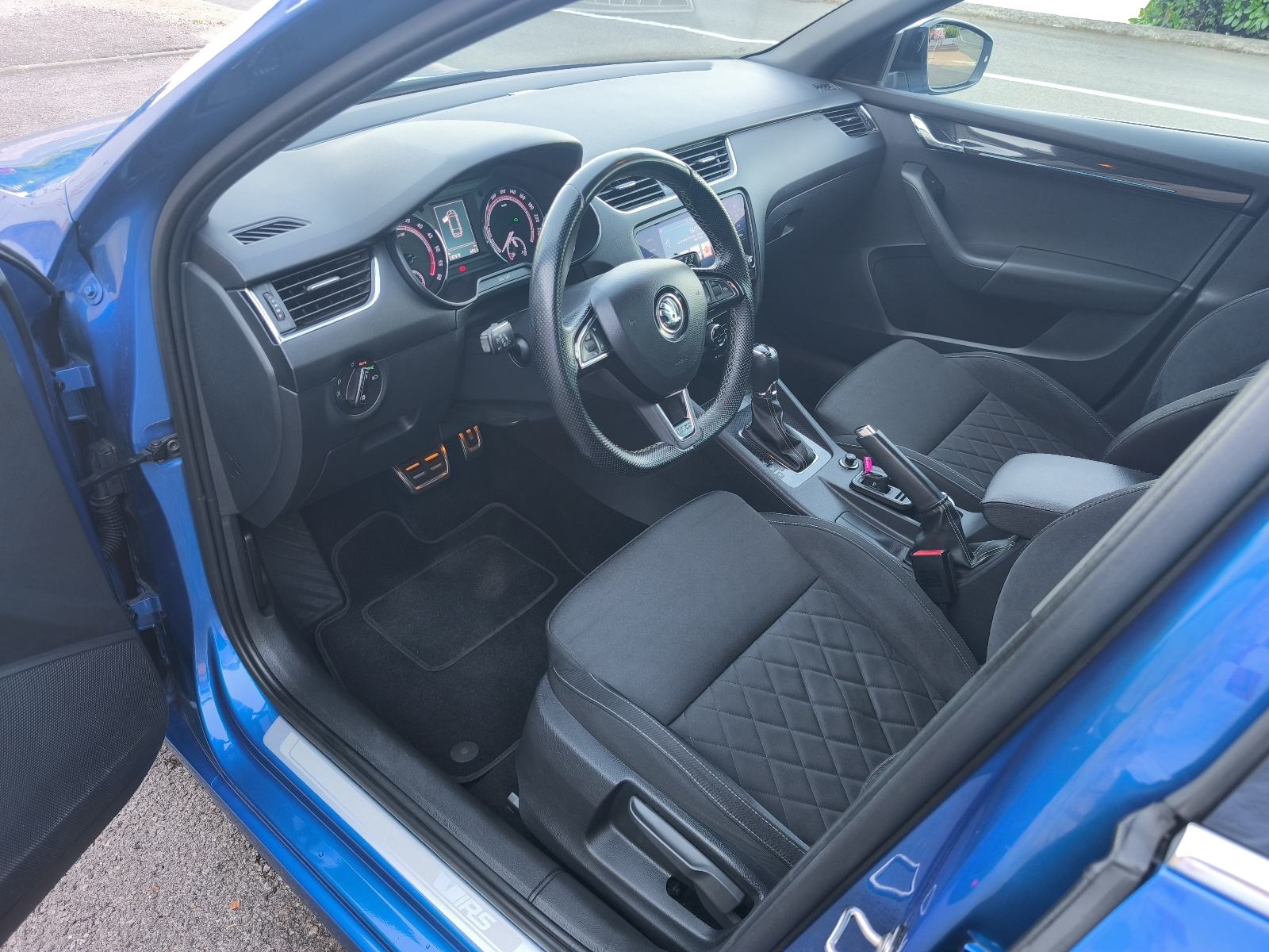 Škoda Octavia Combi 2,0 TDI 4x4 RS DSG, fotografija 8