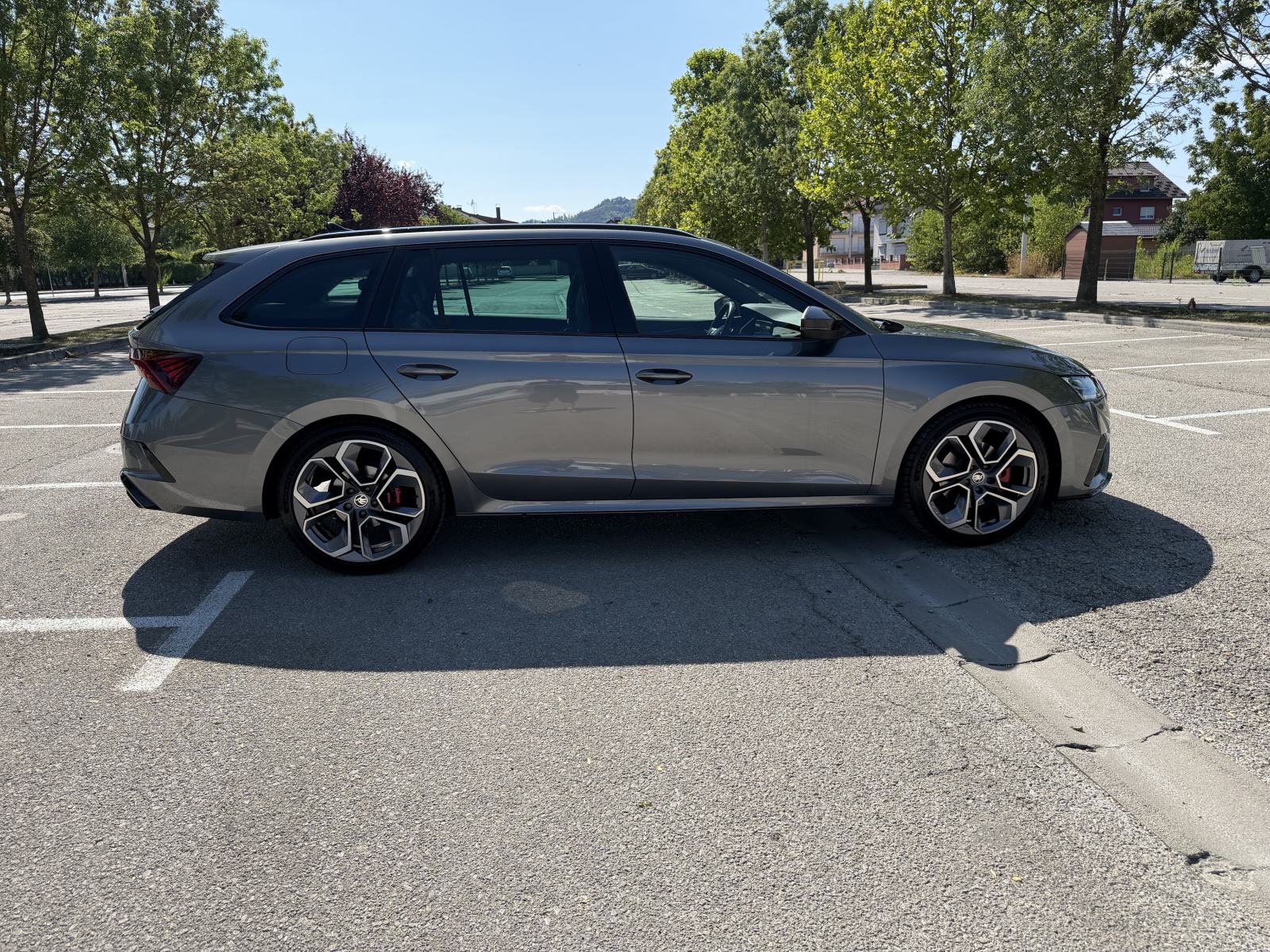 Škoda Octavia RS Combi 2,0 TDI - 1. vlasnik, nije uvoz, fotografija 7