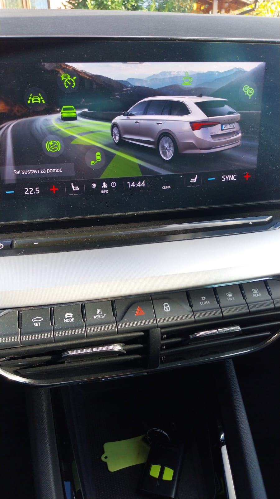 Škoda Octavia Combi 2,0 TDI, fotografija 6