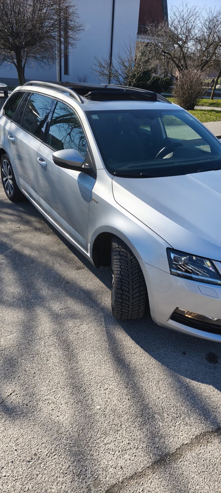Škoda Octavia Combi 2,0 TDI. PANORAMA,FULL LED FAROVI, fotografija 4