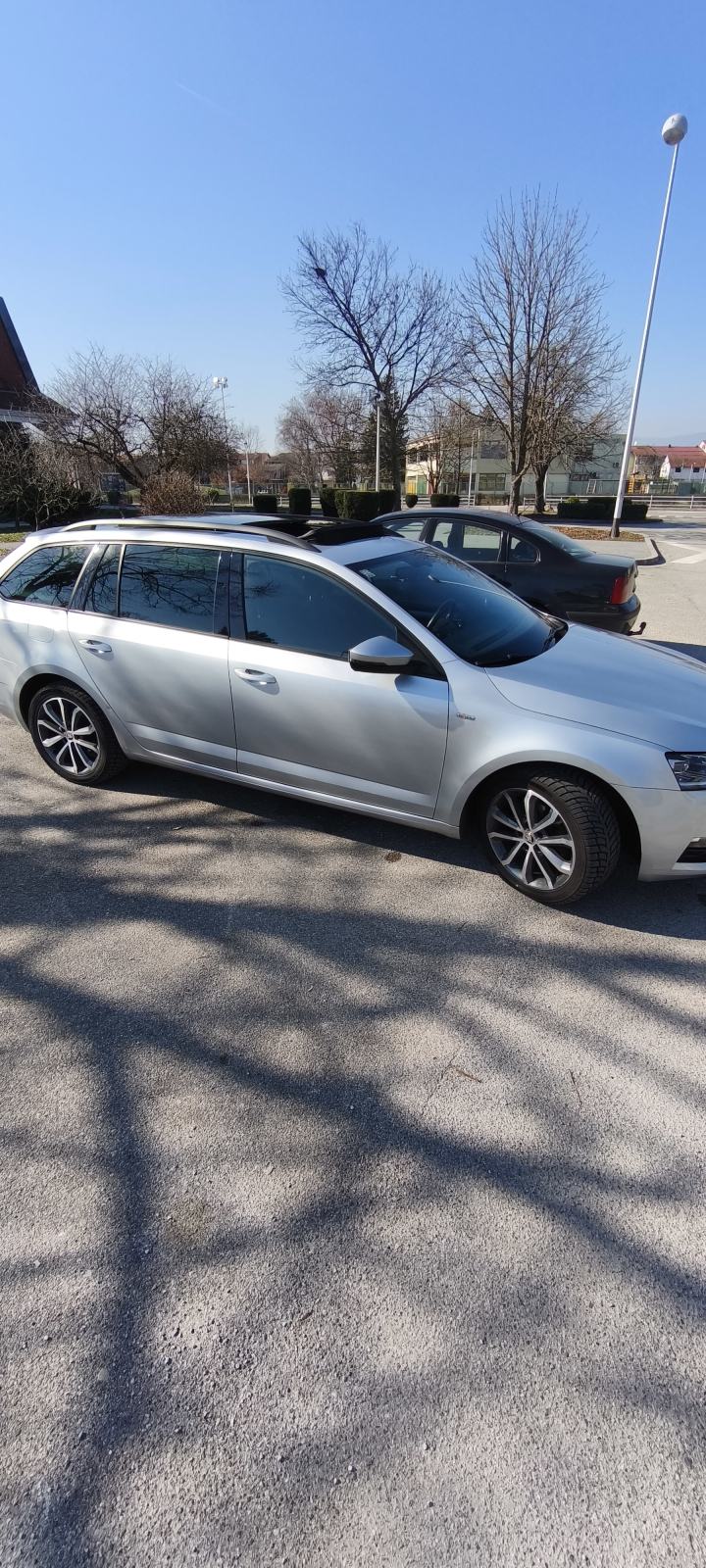 Škoda Octavia Combi 2,0 TDI. PANORAMA,FULL LED FAROVI, fotografija 6