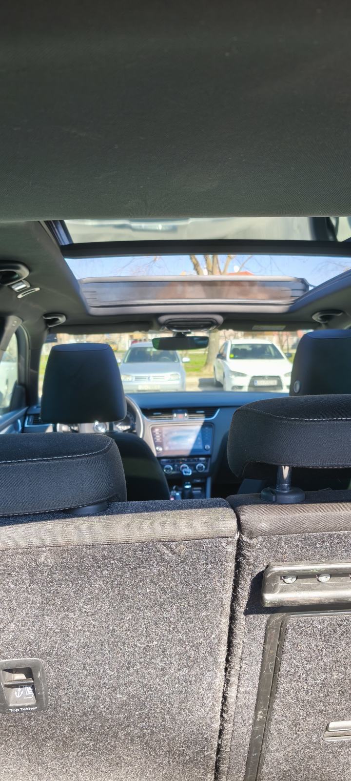 Škoda Octavia Combi 2,0 TDI. PANORAMA,FULL LED FAROVI, fotografija 10