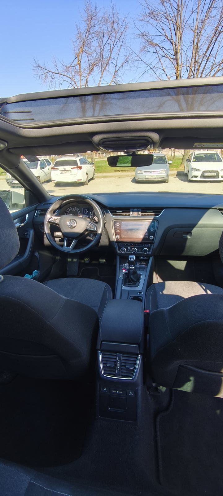 Škoda Octavia Combi 2,0 TDI. PANORAMA,FULL LED FAROVI, fotografija 12