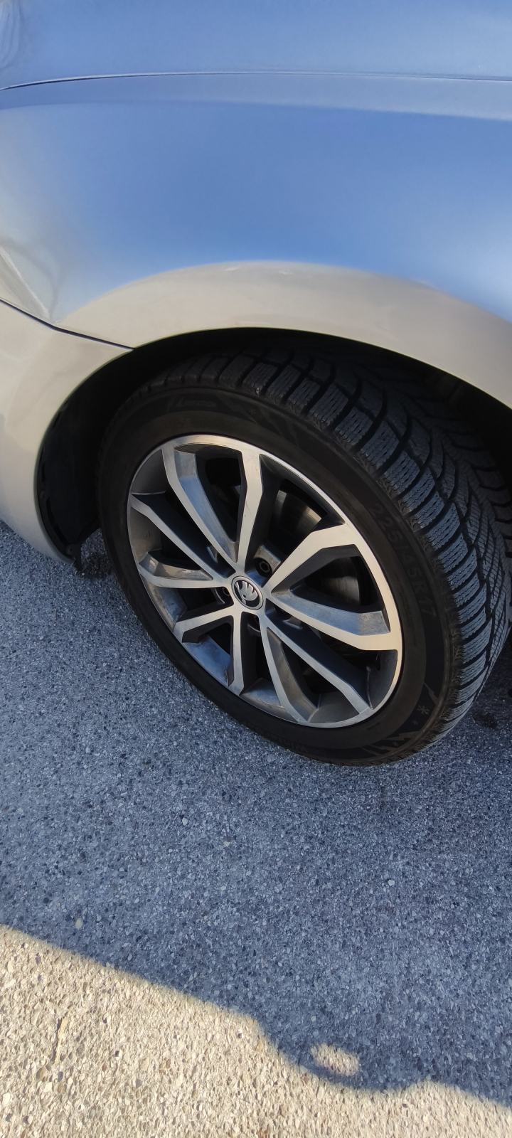 Škoda Octavia Combi 2,0 TDI. PANORAMA,FULL LED FAROVI, fotografija 14
