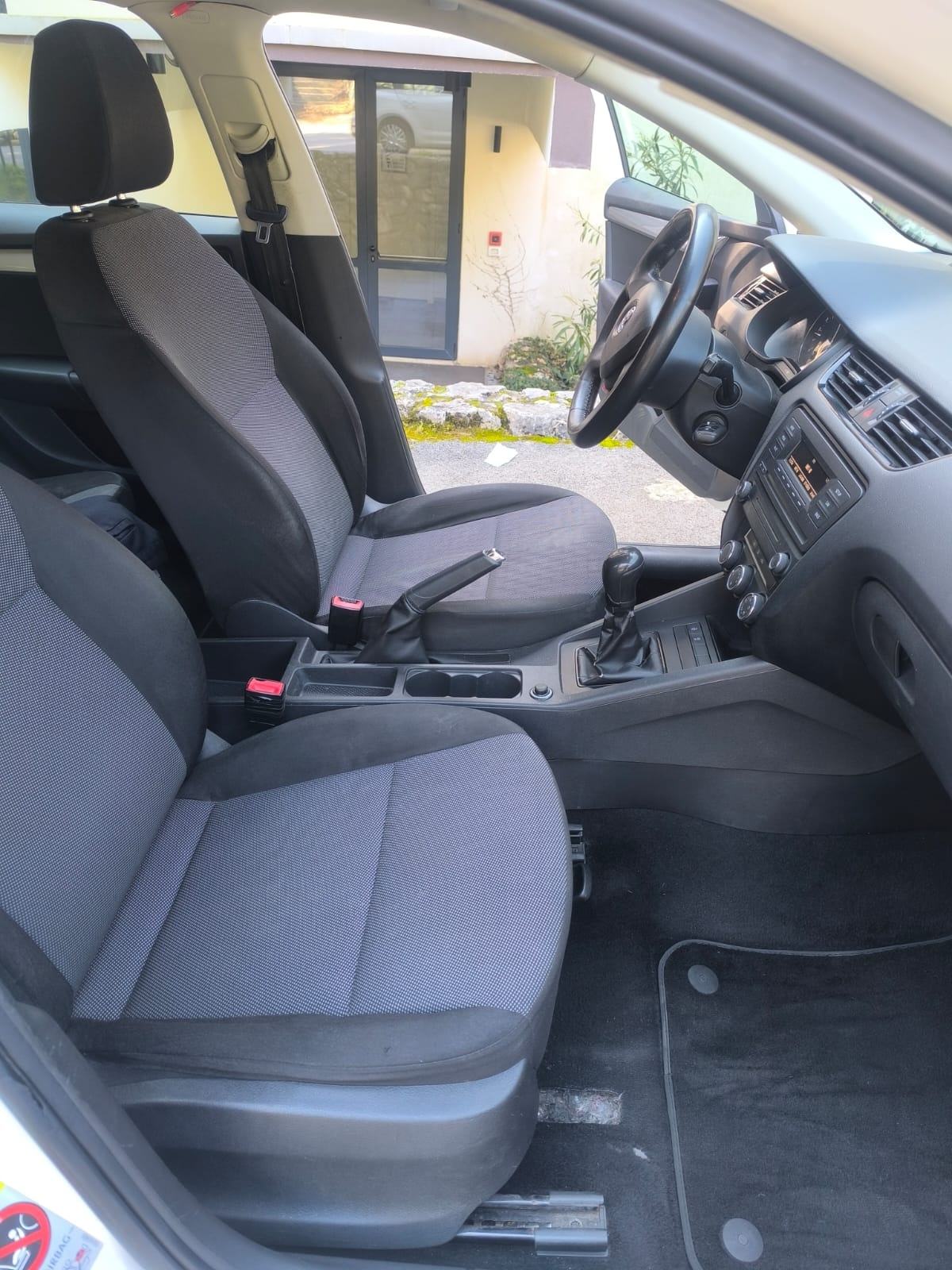 Škoda Octavia Combi 1,6 TDI, fotografija 9