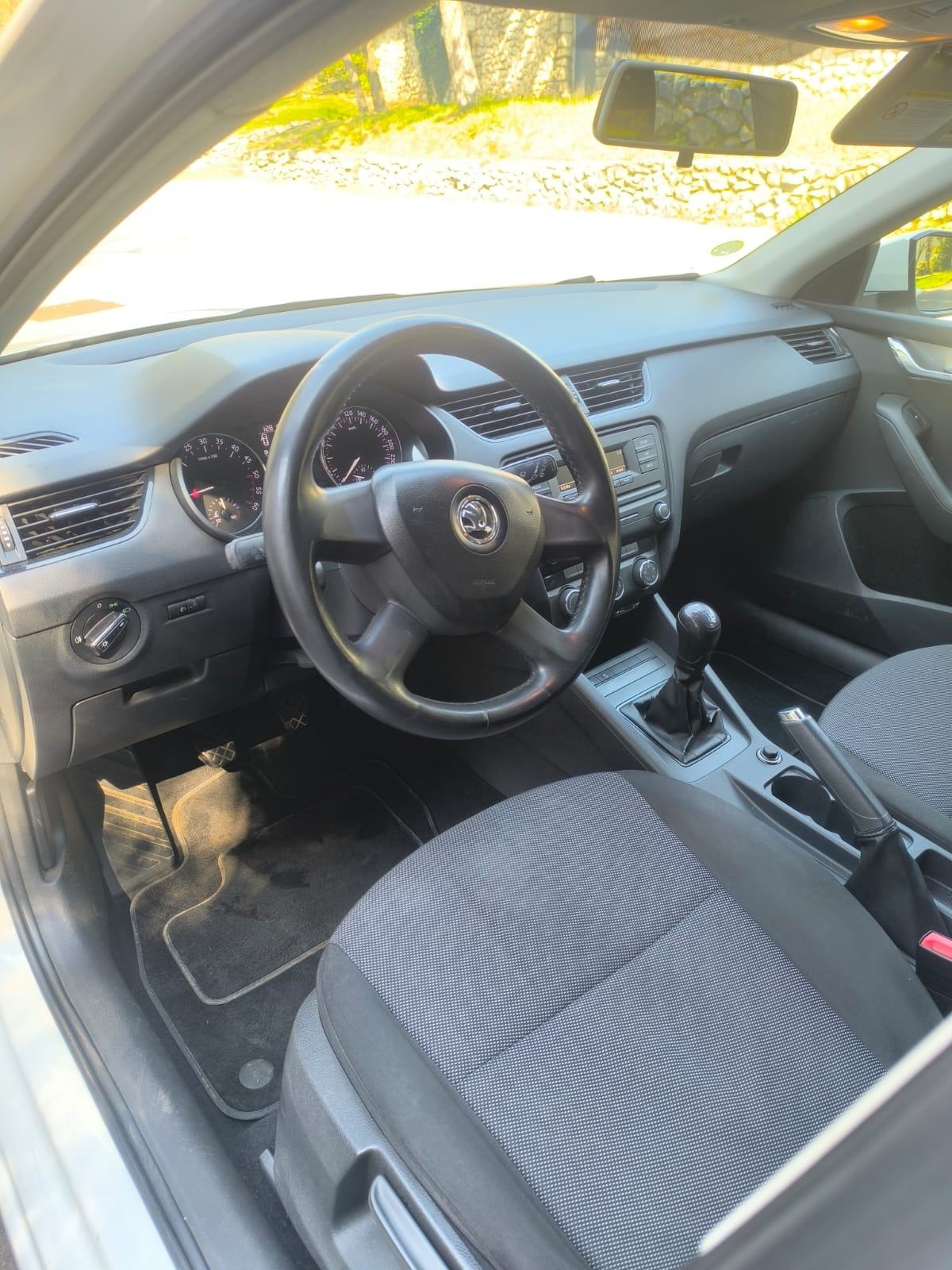 Škoda Octavia Combi 1,6 TDI, fotografija 13
