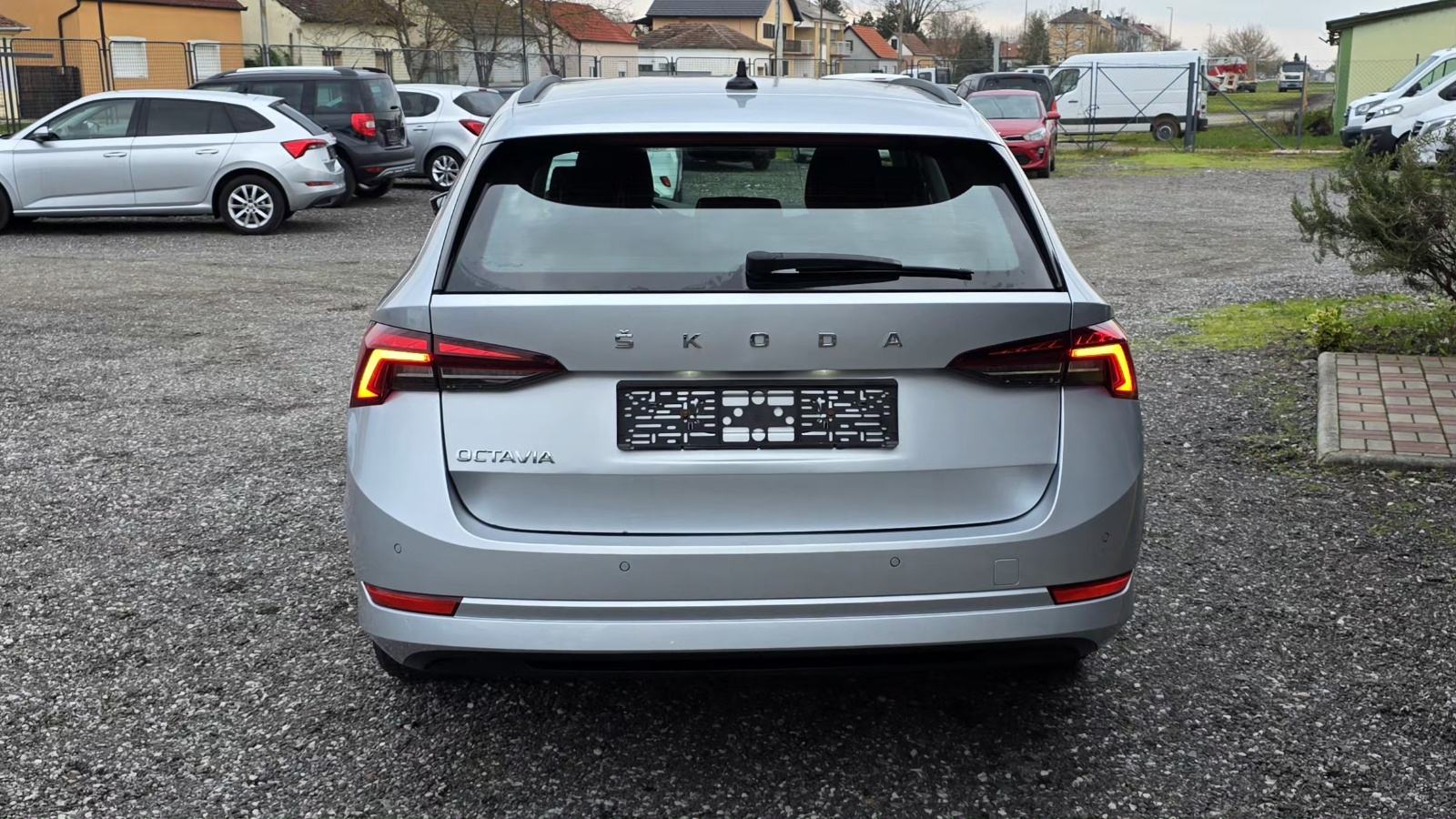 Škoda Octavia Combi 2,0 TDI LED, fotografija 4