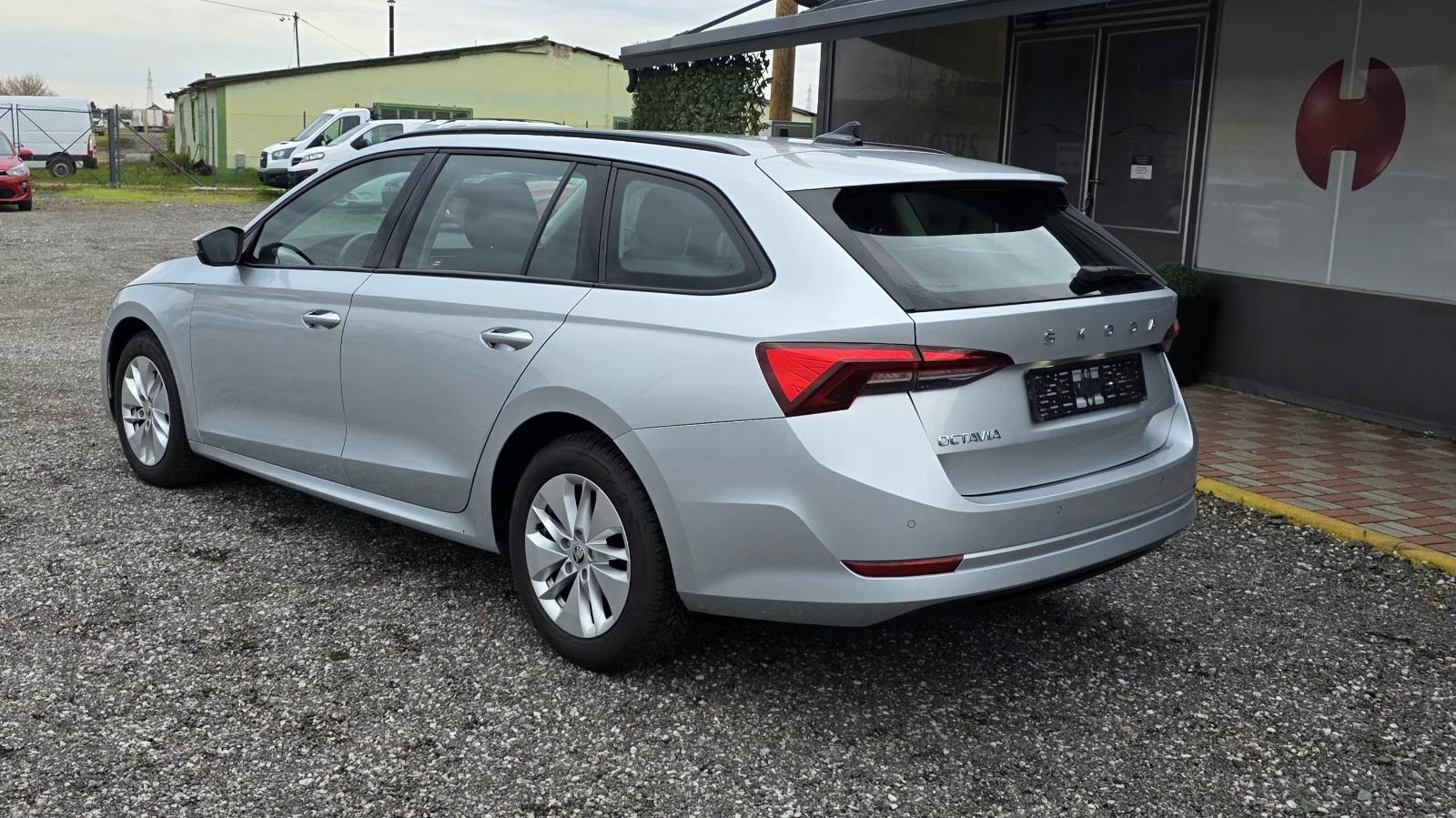 Škoda Octavia Combi 2,0 TDI LED, fotografija 3