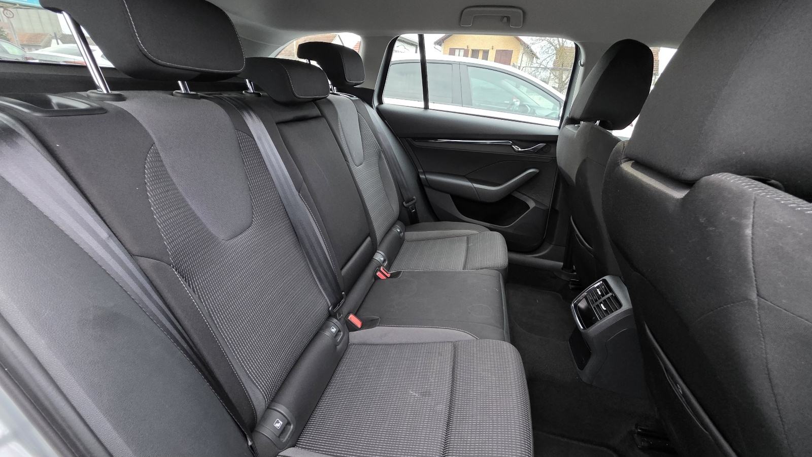 Škoda Octavia Combi 2,0 TDI LED, fotografija 12