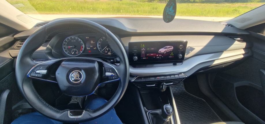 Škoda Octavia Combi 2,0 TDI, fotografija 6