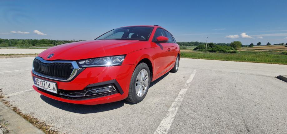 Škoda Octavia Combi 2,0 TDI, fotografija 2