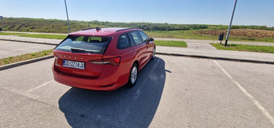 Škoda Octavia Combi 2,0 TDI, fotografija 8