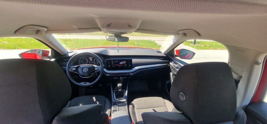Škoda Octavia Combi 2,0 TDI, fotografija 4