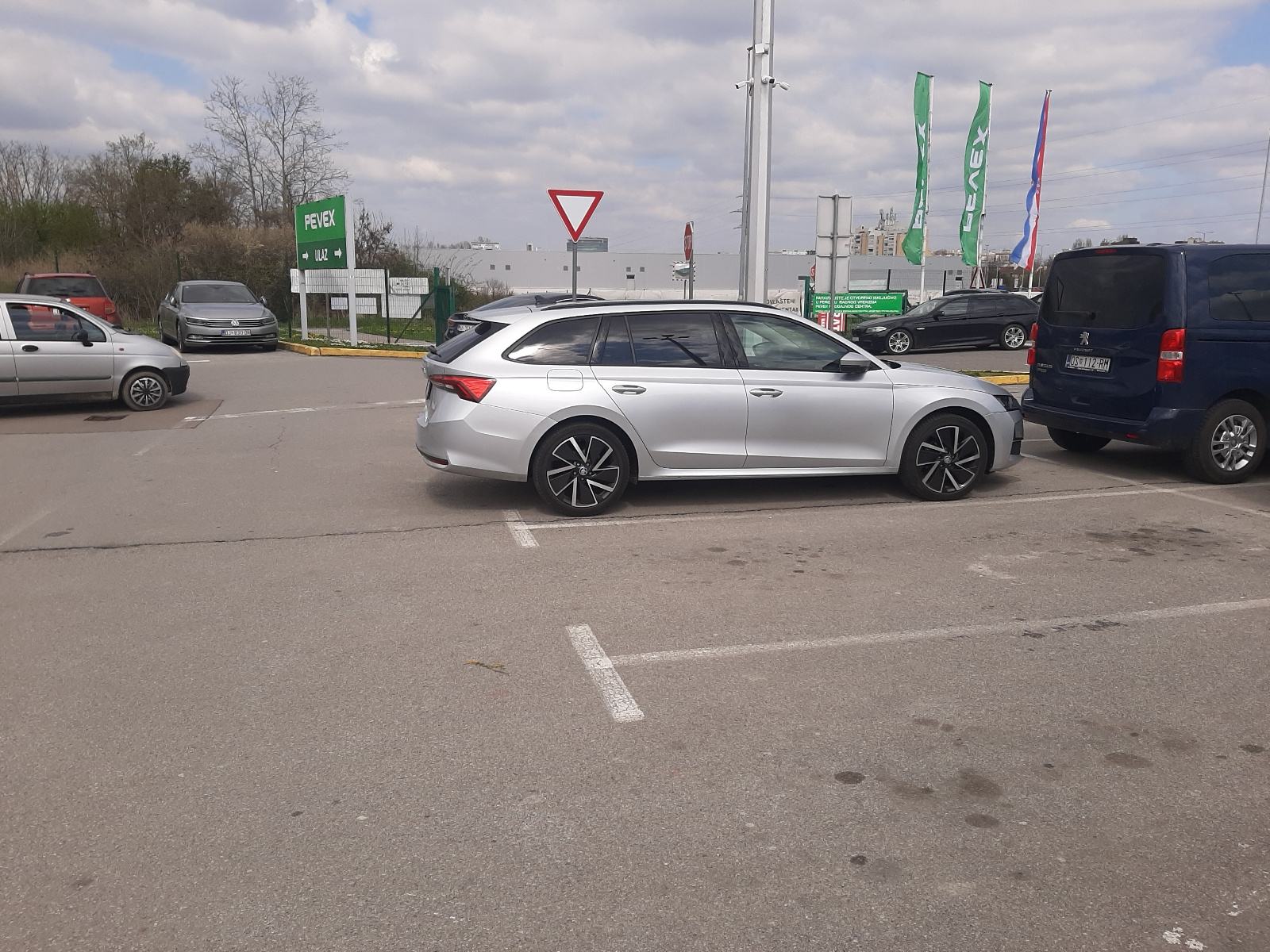 Škoda Octavia Combi 2,0 TDI, fotografija 6