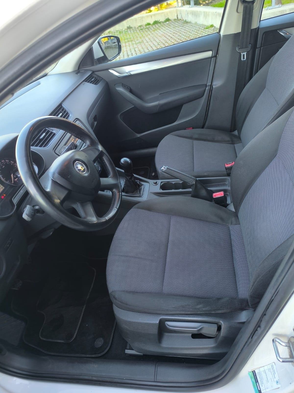 Škoda Octavia Combi 1,6 TDI, fotografija 14