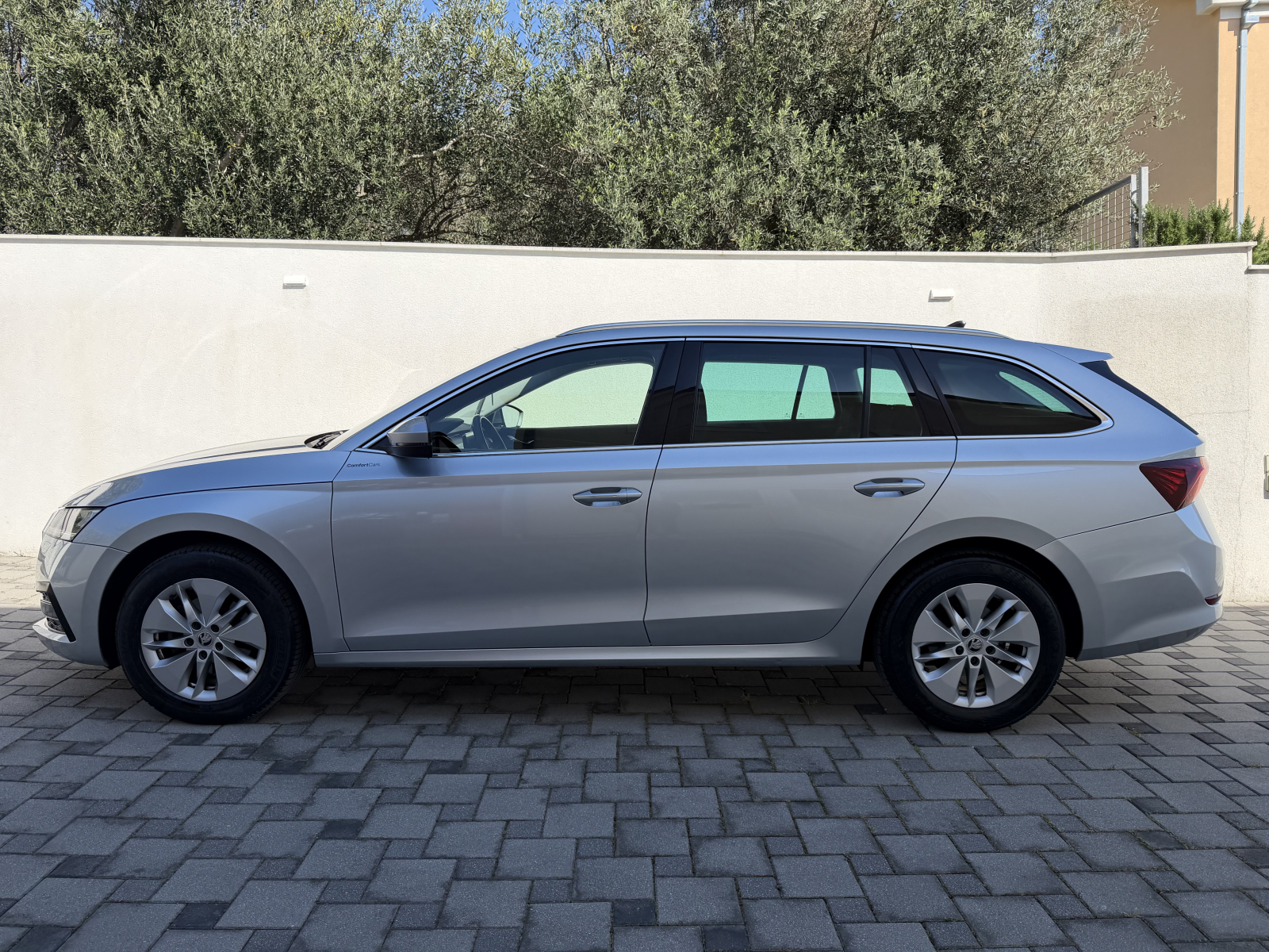 Škoda Octavia Combi 2,0 TDI~Automatik~Navi~Virtual~Servisna~Jamstvo, fotografija 7