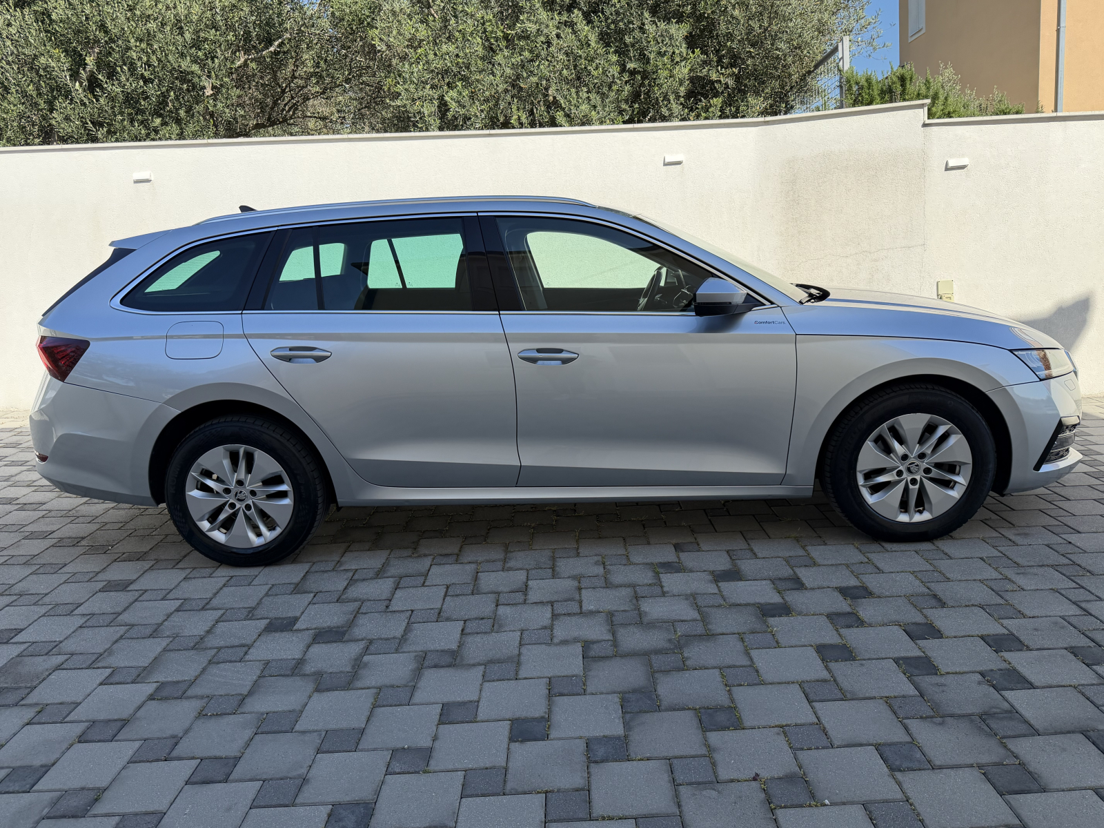 Škoda Octavia Combi 2,0 TDI~Automatik~Navi~Virtual~Servisna~Jamstvo, fotografija 8