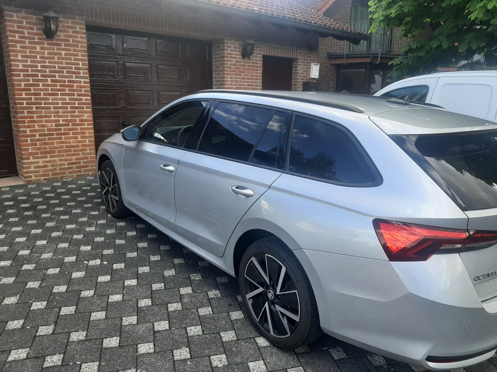 Škoda Octavia Combi 2,0 TDI, fotografija 15