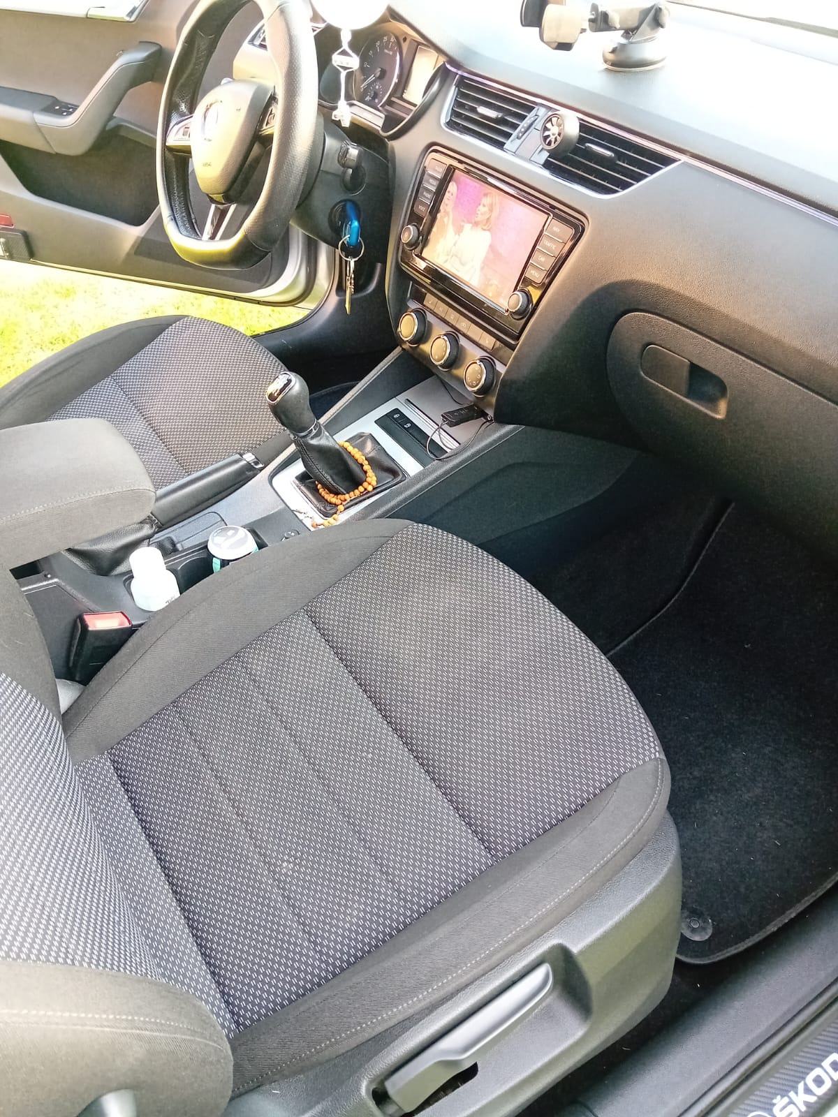Škoda Octavia Combi 2,0 TDI, fotografija 9