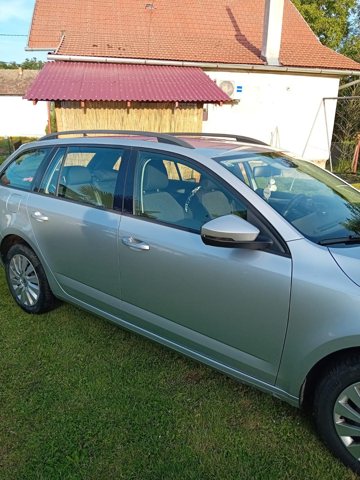 Škoda Octavia Combi 2,0 TDI, fotografija 4