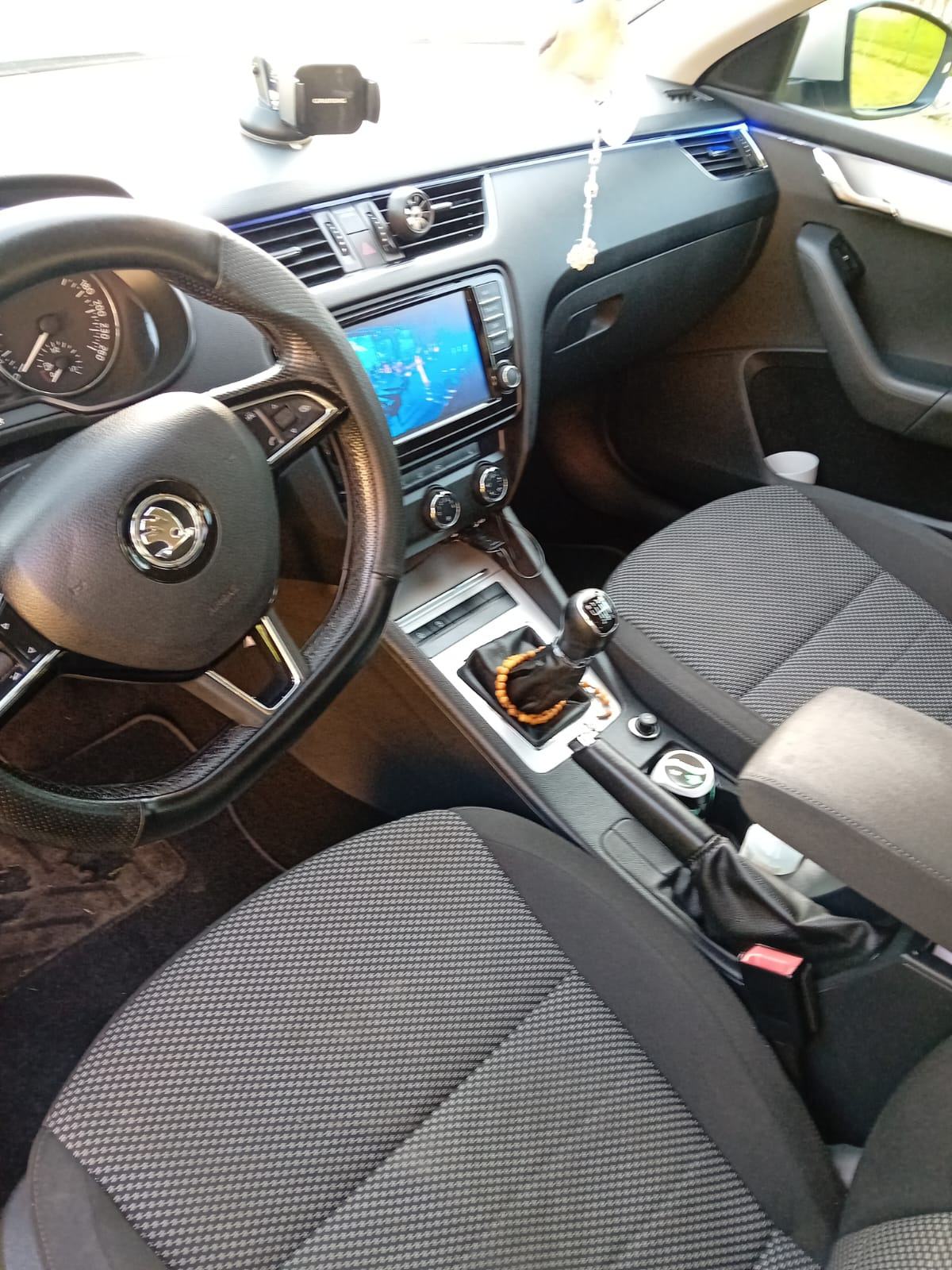 Škoda Octavia Combi 2,0 TDI, fotografija 14