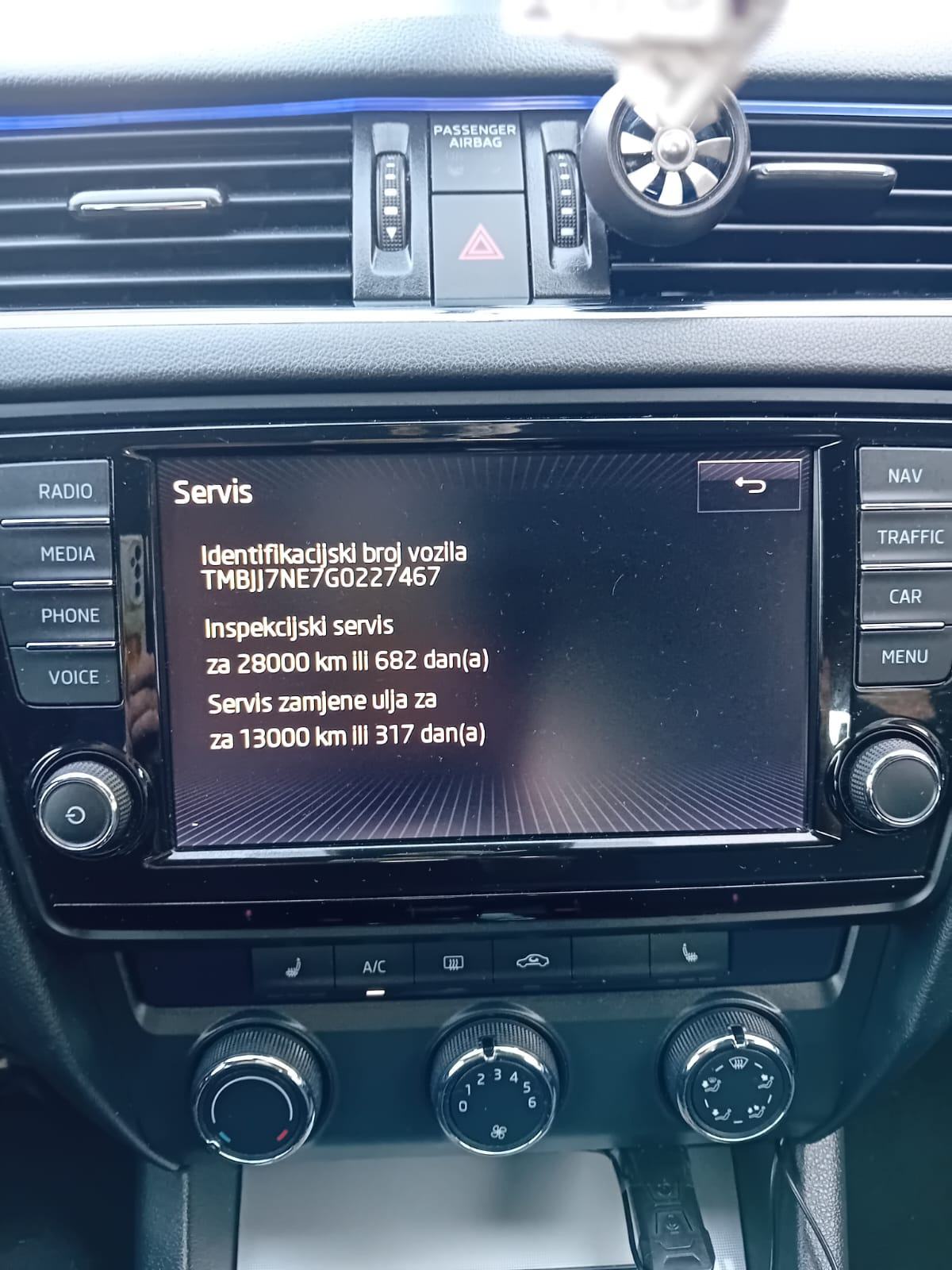 Škoda Octavia Combi 2,0 TDI, fotografija 17