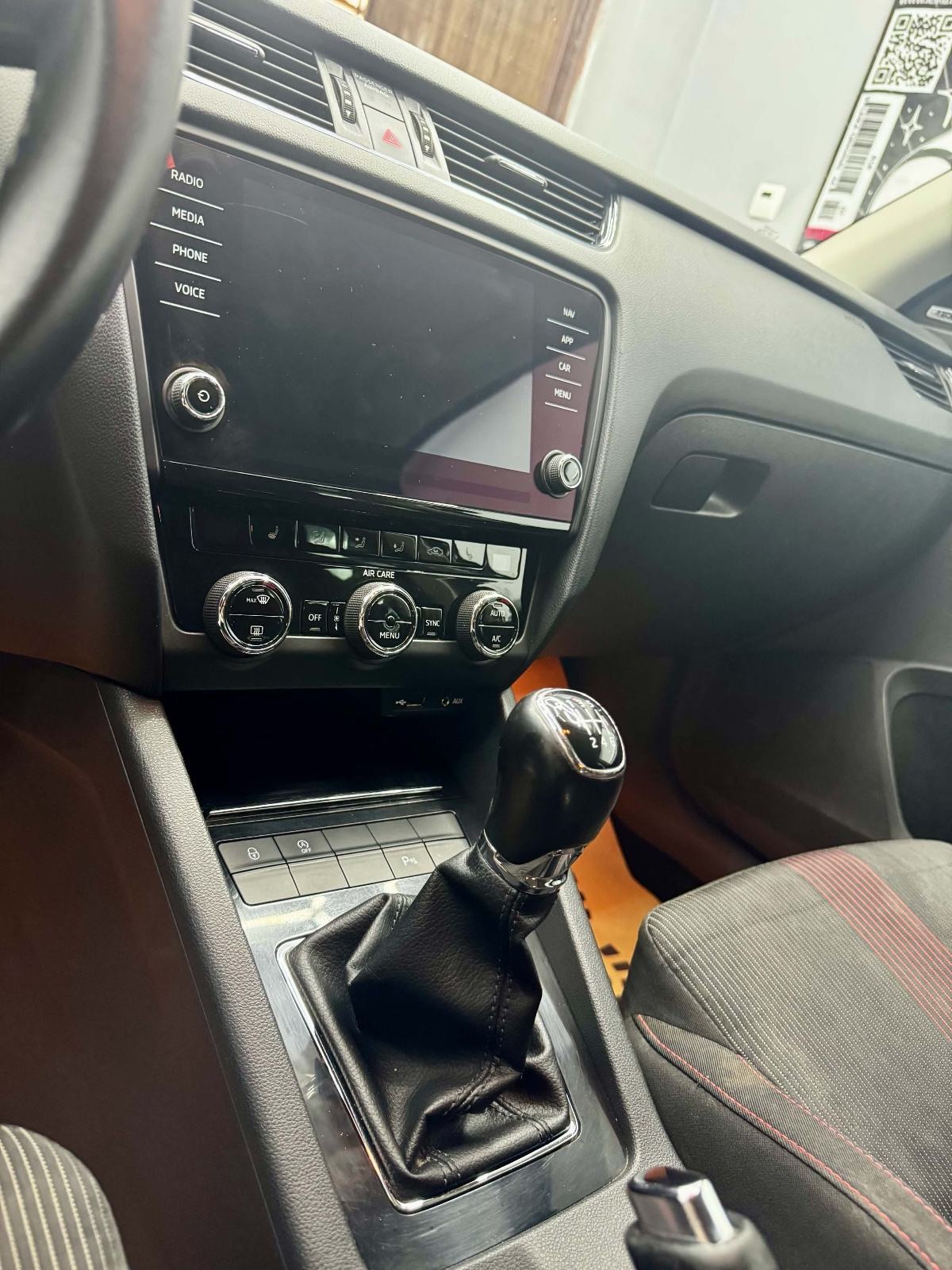 Škoda Octavia Combi 2,0 TDI, fotografija 4