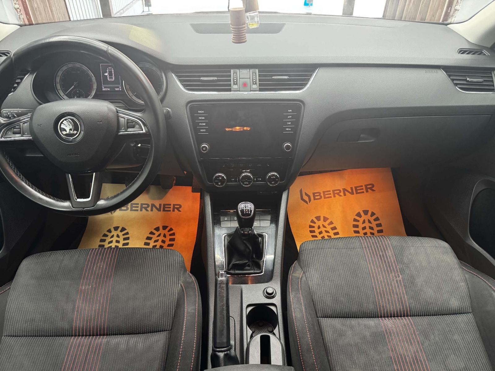 Škoda Octavia Combi 2,0 TDI, fotografija 8