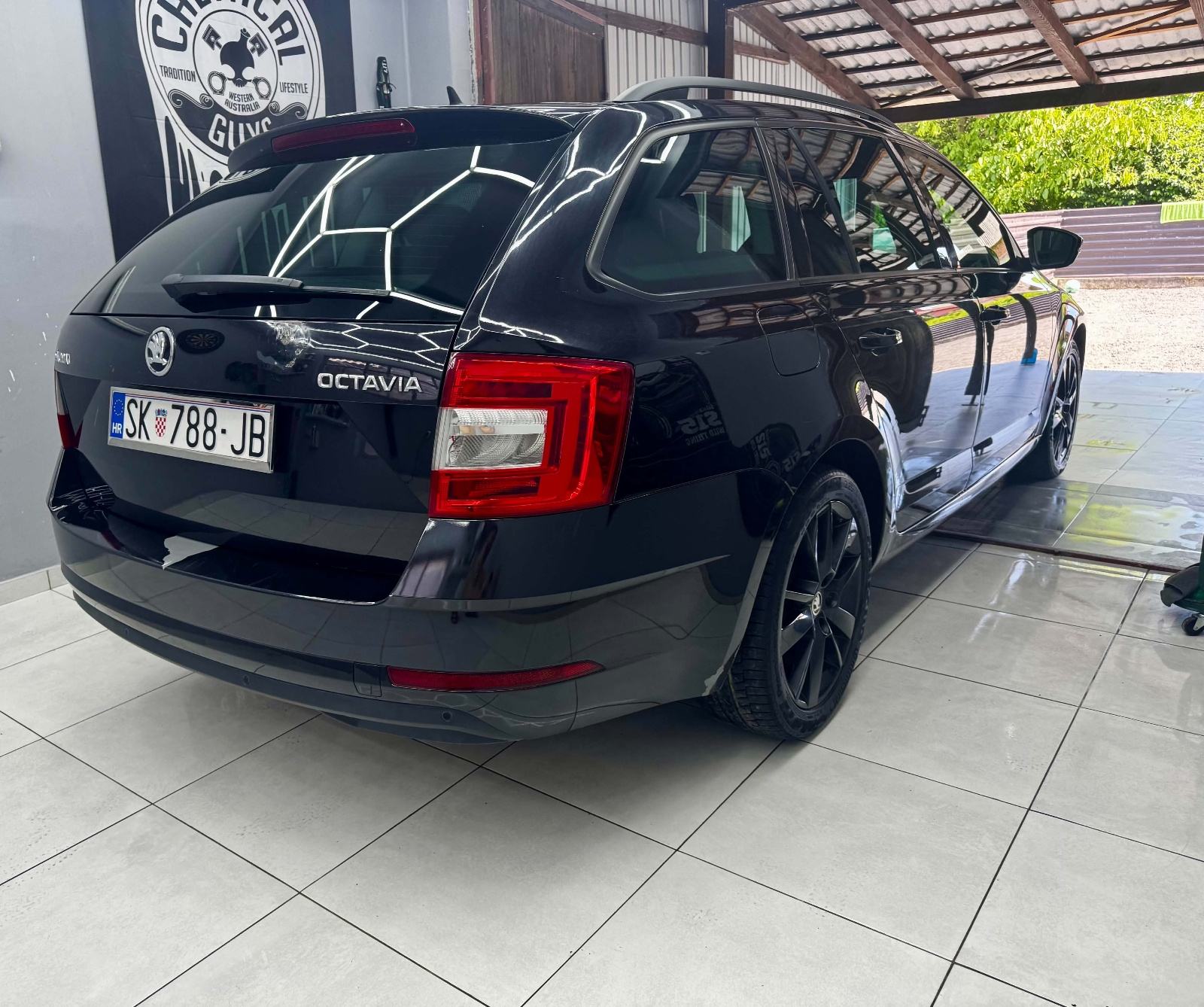 Škoda Octavia Combi 2,0 TDI, fotografija 11