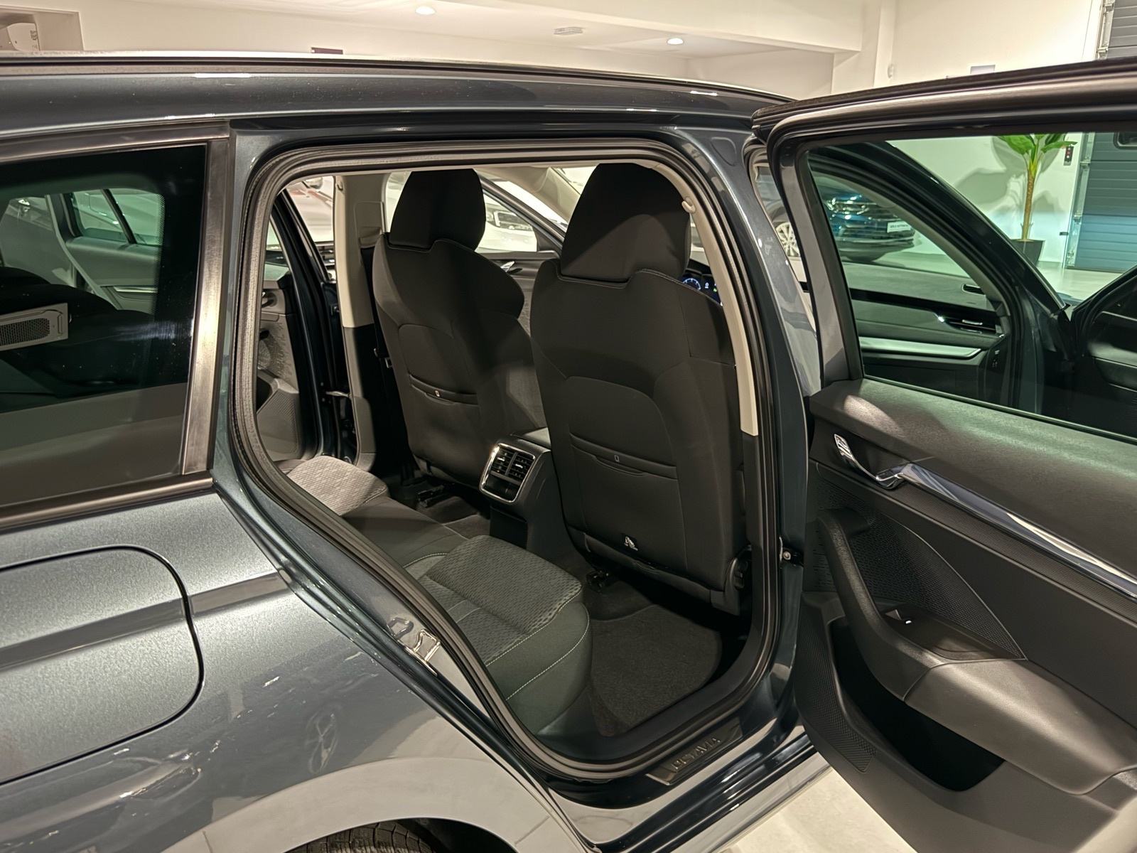 ⭐️ŠKODA OCTAVIA KARAVAN 2.0 TDI⭐️STYLE◼️FULL LED◼️3 GODINE JAMSTVA✅⭐️, fotografija 18