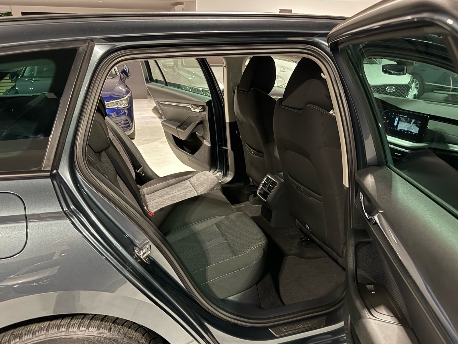 ⭐️ŠKODA OCTAVIA KARAVAN 2.0 TDI⭐️STYLE◼️FULL LED◼️3 GODINE JAMSTVA✅⭐️, fotografija 19