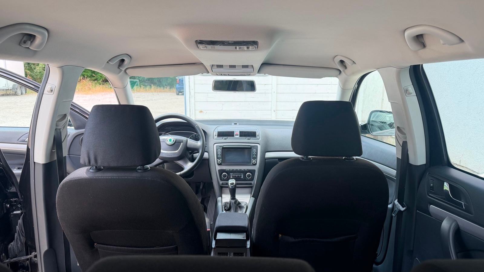 Škoda Octavia Combi 2,0 TDI, reg. 04.27., fotografija 8