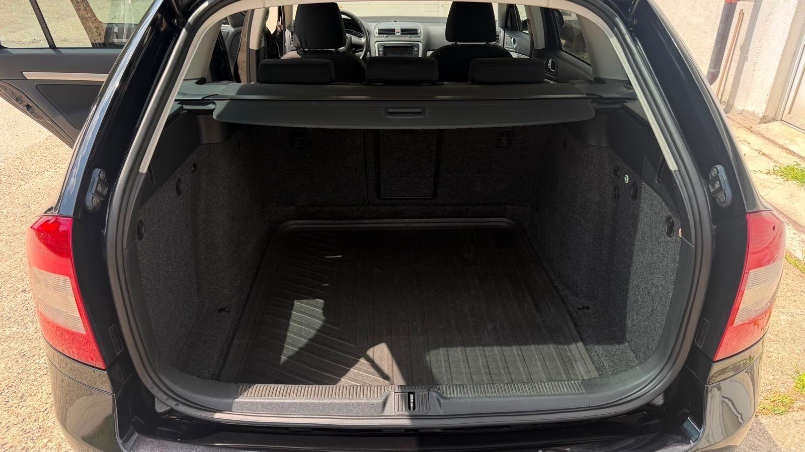 Škoda Octavia Combi 2,0 TDI, reg. 04.27., fotografija 17