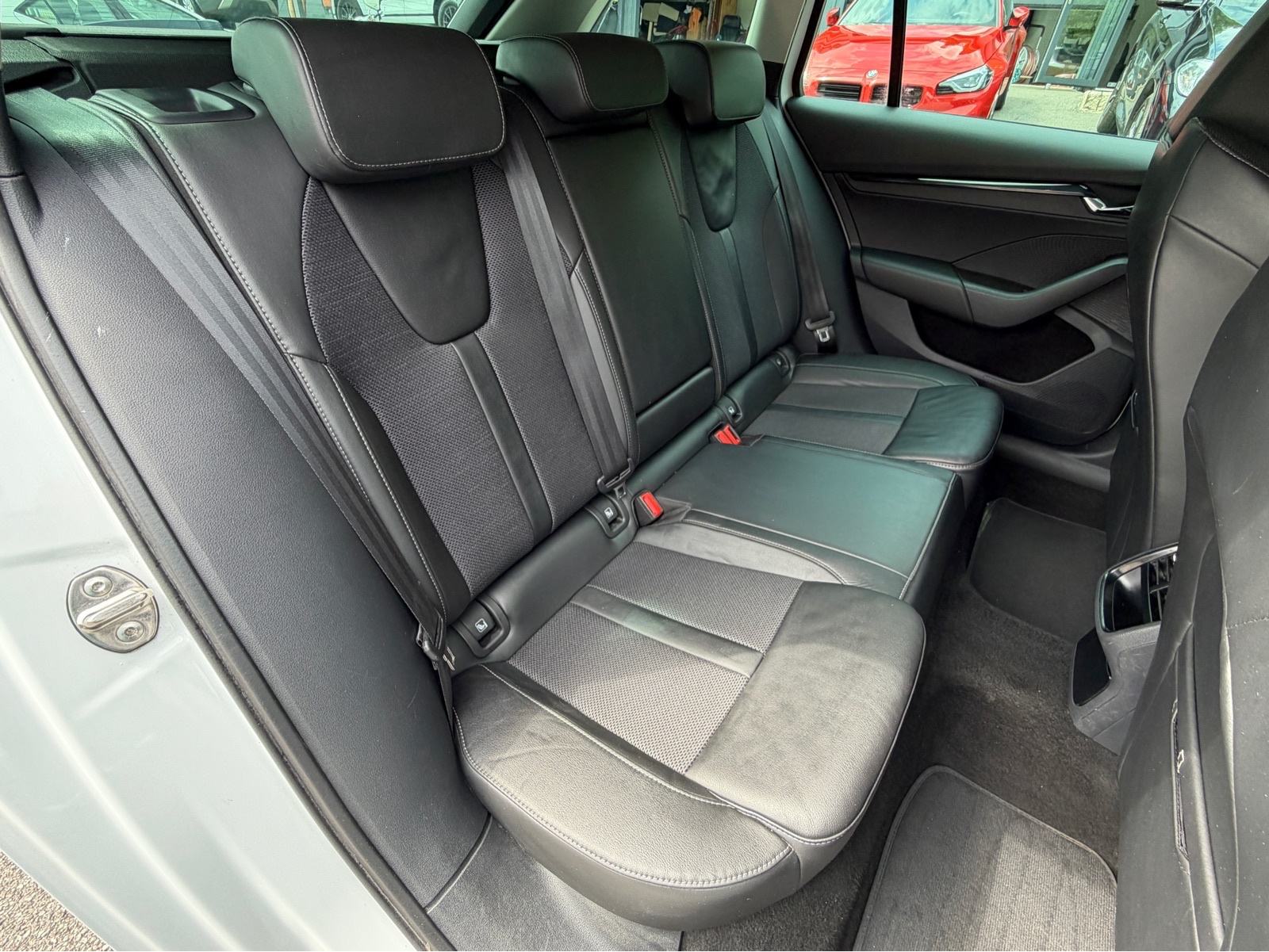 Škoda Octavia Combi 2.0 TDI AUTOMATIK,JAMSTVO,110 KW,KOŽA,LED,U PDV-U!, fotografija 7