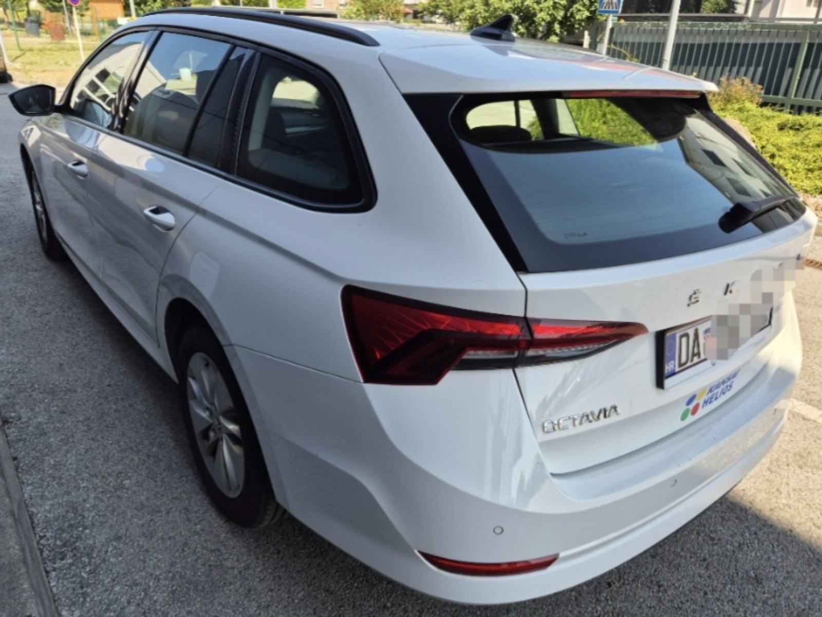 Škoda Octavia Combi 2,0 TDI, fotografija 4
