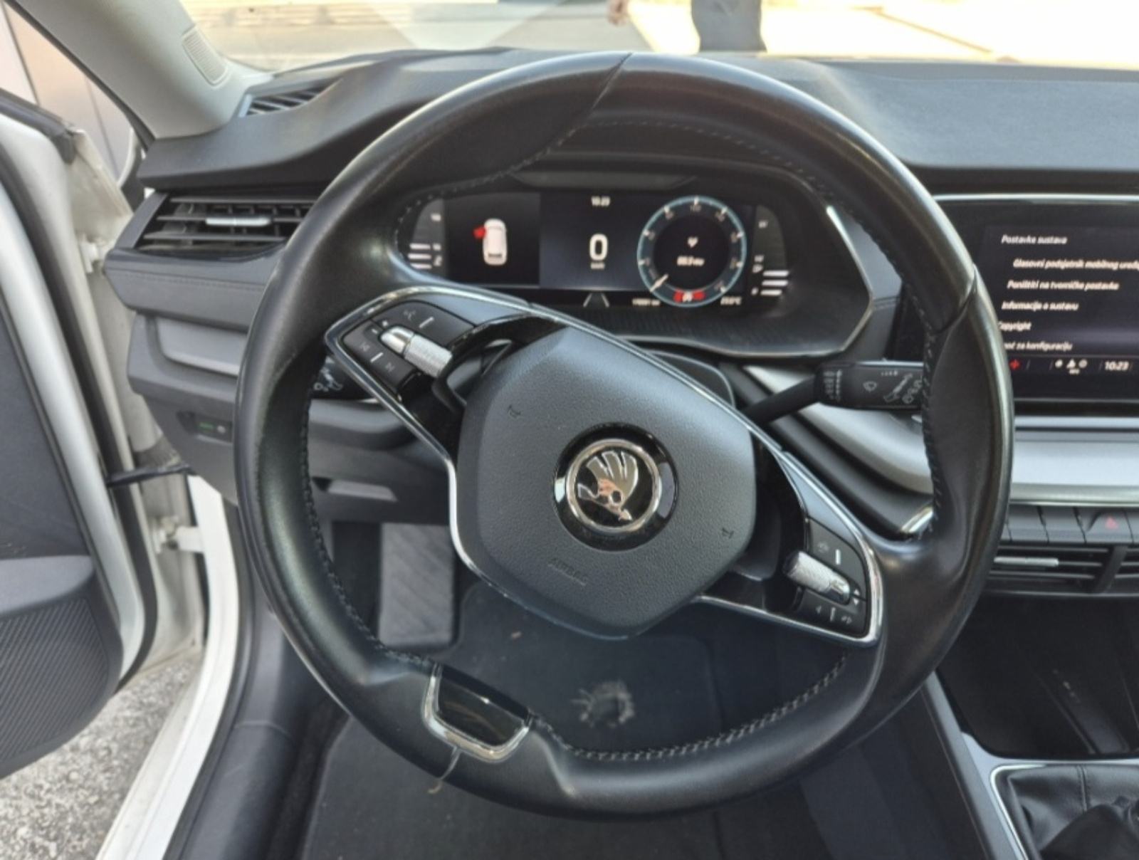 Škoda Octavia Combi 2,0 TDI, fotografija 7