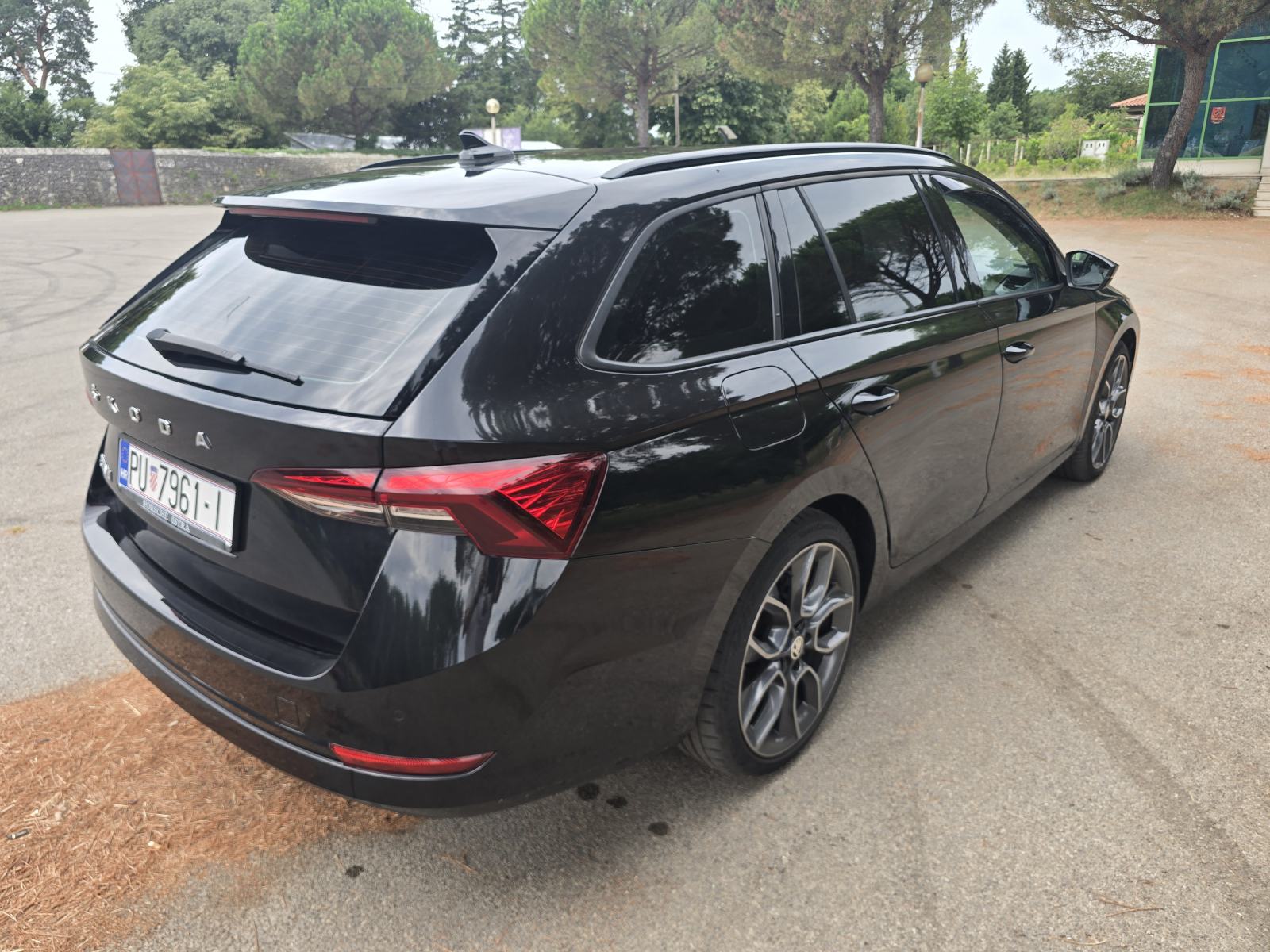Škoda Octavia Combi 2,0 TDI, fotografija 7