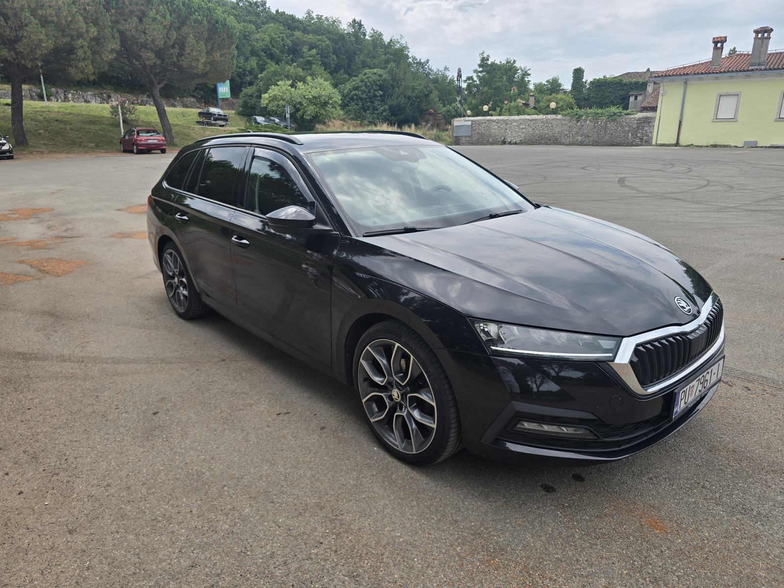Škoda Octavia Combi 2,0 TDI, fotografija 4