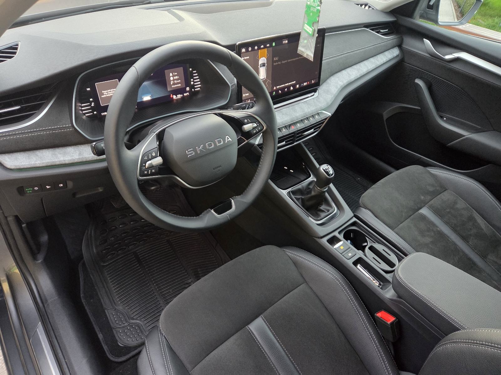 Škoda Octavia Combi 2,0 TDI, fotografija 4