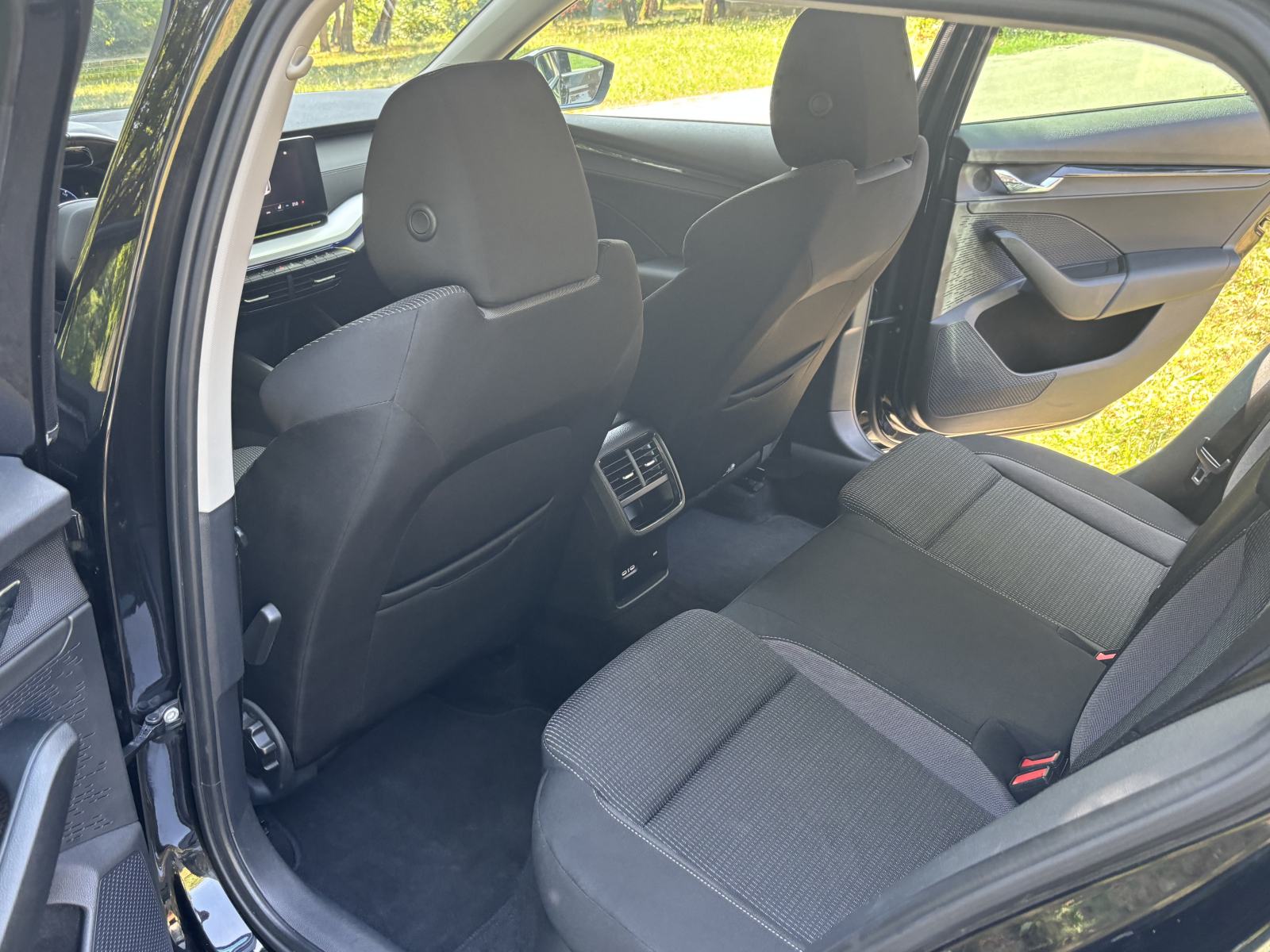 Škoda Octavia Combi 2,0 TDI Automatic, fotografija 12