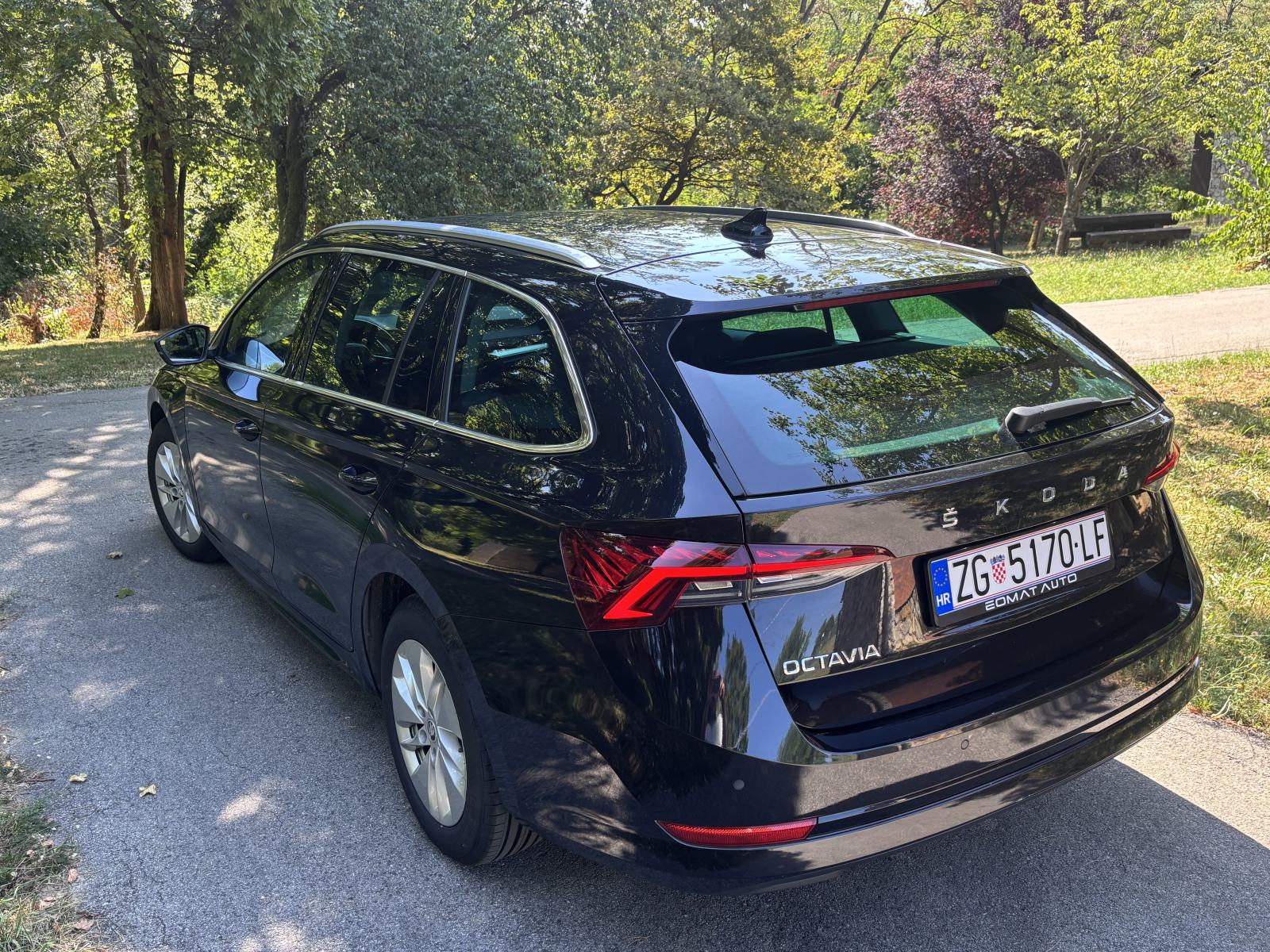 Škoda Octavia Combi 2,0 TDI Automatic, fotografija 3